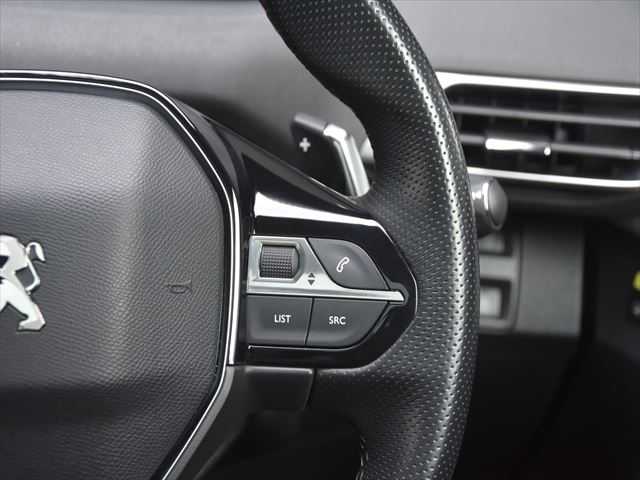 プジョー ５００８ 和歌山県 2019(令1)年 5.9万km パール ワンオーナー /パノラマSR /ファーストクラスパッケージ /ハーフレザー /シートヒーター /社外ナビ フルセグ /全方位カメラ/パフュームアトマイザー /LEDヘッドライト /運転席パワーシート /電動バックドア /ドライブレコーダー /ETC