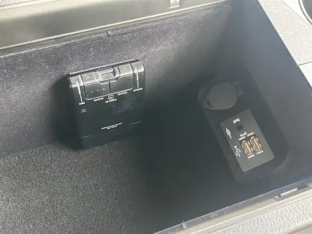レクサス ＮＸ 300h Fスポーツ 岡山県 2020(令2)年 6.4万km ホワイトノーヴァガラスフレーク 純正10.3インチワイドディスプレイナビ/フルセグTV、Bluetooth、CD、DVD、AM、FM/全方位カメラ/3眼LEDヘッドライト/前席パワーシート/前席シートヒーター/前席エアシート/ステアリングヒーター/運転席メモリーシート/ハンズフリーパワーバックドア/リアフォグ/ヘッドライトウォッシャー/寒冷地仕様/ムーンルーフ/BSM/ヘッドアップディスプレイ/同色カラードフェンダーアーチモール/Fスポーツ専用アルミ製スポーツペダル&フットレスト/Fスポーツ専用スピンドルグリル/パドルシフト/Fスポーツ専用本革スポーツシート/レクサスプレミアムサウンドシステム/ビルトインETC2.0/電動パーキングブレーキ/パーキングサポートブレーキ/レクサスセーフティ＋/・プリクラッシュセーフティ/・レーンディパーチャーアラート/・オートマチックハイビーム/・アダブティブハイビームシステム/・レーダークルーズコントロール/ブラインドスポットモニター/リアクロストラフィックアラート/ロードサインアシスト/スカッフプレート