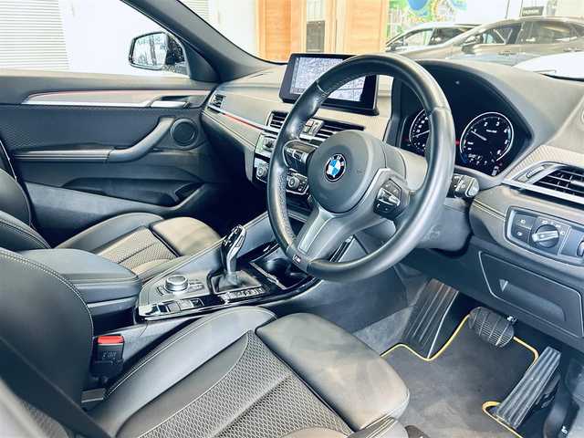 ＢＭＷ Ｘ２ xDrive 18d MスポーツX 大阪府 2020(令2)年 4.4万km 白 コンフォートP/インテリジェントセーフティ/ハーフレザー/シートヒーター/純正ナビ/バックカメラ/純正19インチAW/LEDヘッドライト/電動リアゲート/クリアランスソナー