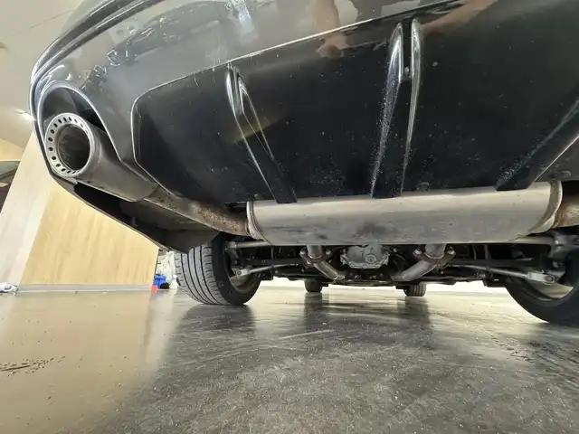 日産 スカイライン 400R 三重県 2020(令2)年 1.2万km メテオフレークブラックパール Pガソリン・ツインターボ/FR/MTモード付フロア7AT/純正 8インチナビ/（AM/FM/CD/DVD/TV/USB/Bluetooth/AUX/Music Box/AppleCarPlay/AndroidAuto）/アラウンドビューモニター（移動物検知機能付）/ETC2.0/安全/・エマージェンシーブレーキ/・車線逸脱警報（LDW）＆車線逸脱防止支援システム（インテリジェントLI）/・後側方車両検知警報（BSI/BSW）/・後退時衝突防止支援システム（BUI）/・前方衝突予測警報（FCW）/・インテリジェントクルコン/・フロント＆バックソナー/・踏み間違い衝突防止アシスト/装備/・本革スポーツシート（黒）/・シートヒーター（D/N）/・サイサポート付パワーシート（Dメモリー付12way/N6way）/・電動チルト・テレスコピックステアリング/・パドルシフト/・LEDヘッドランプ/・ハイビームアシスト/アクティブAFS/・インテリジェントペダル（車間距離維持支援システム）/・雨滴感知式ワイパー/・アルミレッドキャリパー対向ピストンブレーキ/・19inAW/・VR30DDTT V型6気筒・ツインターボエンジン［405馬力［PS］/6400回転、48.4kgm/1600-5200回転（カタログ値）］/など