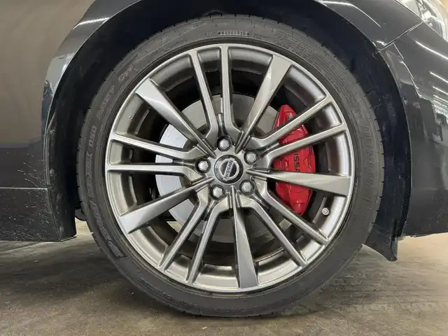 日産 スカイライン 400R 三重県 2020(令2)年 1.2万km メテオフレークブラックパール Pガソリン・ツインターボ/FR/MTモード付フロア7AT/純正 8インチナビ/（AM/FM/CD/DVD/TV/USB/Bluetooth/AUX/Music Box/AppleCarPlay/AndroidAuto）/アラウンドビューモニター（移動物検知機能付）/ETC2.0/安全/・エマージェンシーブレーキ/・車線逸脱警報（LDW）＆車線逸脱防止支援システム（インテリジェントLI）/・後側方車両検知警報（BSI/BSW）/・後退時衝突防止支援システム（BUI）/・前方衝突予測警報（FCW）/・インテリジェントクルコン/・フロント＆バックソナー/・踏み間違い衝突防止アシスト/装備/・本革スポーツシート（黒）/・シートヒーター（D/N）/・サイサポート付パワーシート（Dメモリー付12way/N6way）/・電動チルト・テレスコピックステアリング/・パドルシフト/・LEDヘッドランプ/・ハイビームアシスト/アクティブAFS/・インテリジェントペダル（車間距離維持支援システム）/・雨滴感知式ワイパー/・アルミレッドキャリパー対向ピストンブレーキ/・19inAW/・VR30DDTT V型6気筒・ツインターボエンジン［405馬力［PS］/6400回転、48.4kgm/1600-5200回転（カタログ値）］/など