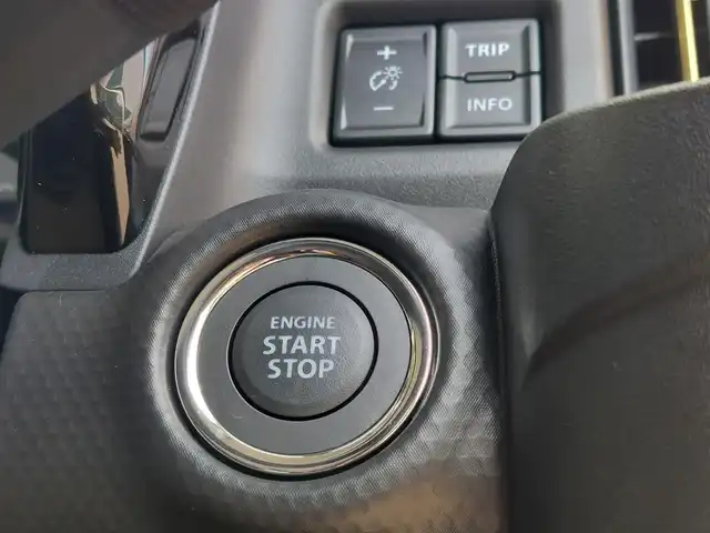 スズキ ハスラー HYBRID X 東京都 2025(令7)年 0.1千km ピュアホワイトP 届出済未使用車/純正ナビ/全方位モニター/フルセグ/シートヒーター/アダプティブクルーズコントロール/LEDヘッドライト/スズキセーフティサポート/レーンキープアシスト/コーナーセンサー/アイドリングストップ/スマートキー/純正15インチAW