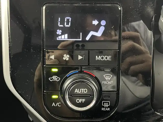 トヨタ タンク カスタムG－T 大阪府 2017(平29)年 5.6万km ブラックマイカメタリック/レーザーブルークリスタルシャイン 2トーン 衝突軽減ブレーキ/　・横滑り防止/純正SDナビ[NSZT-W66T]/　・CD/　・DVD/　・Bluetooth/　・フルセグTV/　・HDMI/バックカメラ/クルーズコントロール/両側パワースライドドア/LEDオートヘッドライト/フォグランプ/シートヒーター/純正16インチアルミホイール/スマートキー/ビルトインETC/ドアバイザー/フロアマット