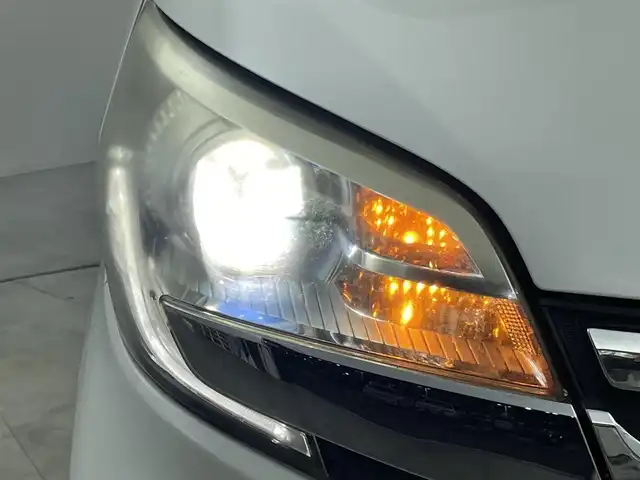日産 デイズ ルークス ハイウェイスターターボ 群馬県 2014(平26)年 7.5万km ホワイトパール 純正７インチナビ　アラウンドビューモニター　両側パワースライドドア　ＨＩＤオートライト　ベンチシート　社外１４インチアルミホイール　横滑り防止装置　純正フロアマット　スマートキー　プッシュスタート