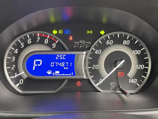 日産 デイズ ルークス ハイウェイスターターボ 群馬県 2014(平26)年 7.5万km ホワイトパール 純正７インチナビ　アラウンドビューモニター　両側パワースライドドア　ＨＩＤオートライト　ベンチシート　社外１４インチアルミホイール　横滑り防止装置　純正フロアマット　スマートキー　プッシュスタート