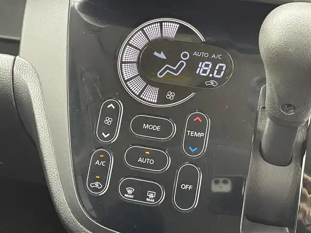 日産 デイズ ルークス ハイウェイスターターボ 群馬県 2014(平26)年 7.5万km ホワイトパール 純正７インチナビ　アラウンドビューモニター　両側パワースライドドア　ＨＩＤオートライト　ベンチシート　社外１４インチアルミホイール　横滑り防止装置　純正フロアマット　スマートキー　プッシュスタート