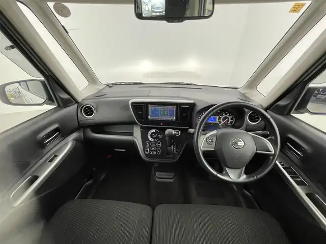 日産 デイズ ルークス ハイウェイスターターボ 群馬県 2014(平26)年 7.5万km ホワイトパール 純正７インチナビ　アラウンドビューモニター　両側パワースライドドア　ＨＩＤオートライト　ベンチシート　社外１４インチアルミホイール　横滑り防止装置　純正フロアマット　スマートキー　プッシュスタート