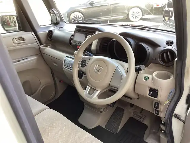 ホンダ Ｎ ＢＯＸ G Lパッケージ 鹿児島県 2013(平25)年 5.3万km プレミアムホワイトパール 純正14インチAW/純正オーディオ/　CD・ラジオ・USB・AUX/スマートキー/チップアップシート/純正フロアーマット/ステアリングスイッチ/新車保証書
