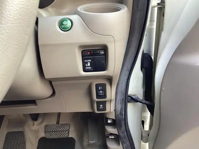 ホンダ Ｎ ＢＯＸ G Lパッケージ 鹿児島県 2013(平25)年 5.3万km プレミアムホワイトパール 純正14インチAW/純正オーディオ/　CD・ラジオ・USB・AUX/スマートキー/チップアップシート/純正フロアーマット/ステアリングスイッチ/新車保証書