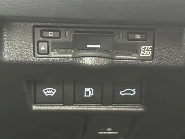 トヨタ クラウン Z 愛知県 2025(令7)年 0.7万km プレシャスホワイトパール トヨタセーフティーセンス/トヨタチームメイト/・アドバンスパーク/純正12.3型ディスプレイナビ/・フルセグTV/・Bluetooth/・Applecarplay/アラウンドビューモニター/ベンチレーション/全席エアシート/全席シートヒーター/革巻きステアリング/ステアリングリモコン/後席サンシェード/デジタルインナーミラー/Qi充電/BSM/AC100V/ワイパーデアイサー/ETC2.0/ステアリングヒーター/HUD