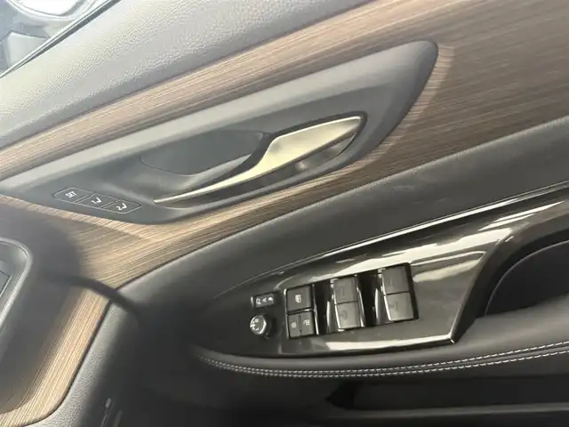 トヨタ クラウン Z 愛知県 2025(令7)年 0.7万km プレシャスホワイトパール トヨタセーフティーセンス/トヨタチームメイト/・アドバンスパーク/純正12.3型ディスプレイナビ/・フルセグTV/・Bluetooth/・Applecarplay/アラウンドビューモニター/ベンチレーション/全席エアシート/全席シートヒーター/革巻きステアリング/ステアリングリモコン/後席サンシェード/デジタルインナーミラー/Qi充電/BSM/AC100V/ワイパーデアイサー/ETC2.0/ステアリングヒーター/HUD
