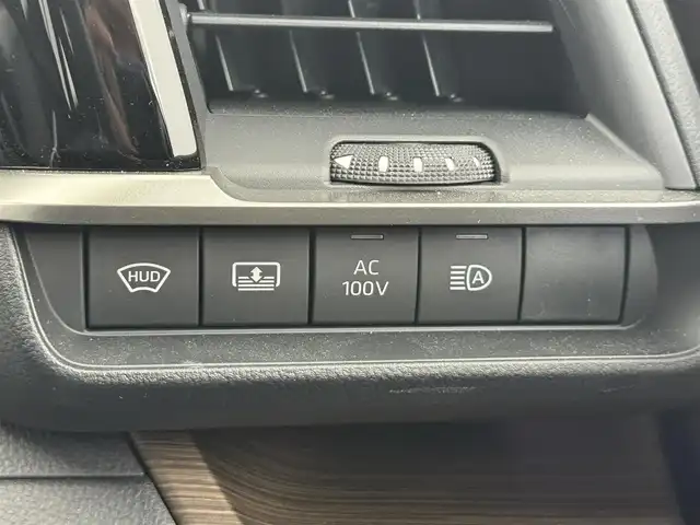 トヨタ クラウン Z 愛知県 2025(令7)年 0.7万km プレシャスホワイトパール トヨタセーフティーセンス/トヨタチームメイト/・アドバンスパーク/純正12.3型ディスプレイナビ/・フルセグTV/・Bluetooth/・Applecarplay/アラウンドビューモニター/ベンチレーション/全席エアシート/全席シートヒーター/革巻きステアリング/ステアリングリモコン/後席サンシェード/デジタルインナーミラー/Qi充電/BSM/AC100V/ワイパーデアイサー/ETC2.0/ステアリングヒーター/HUD