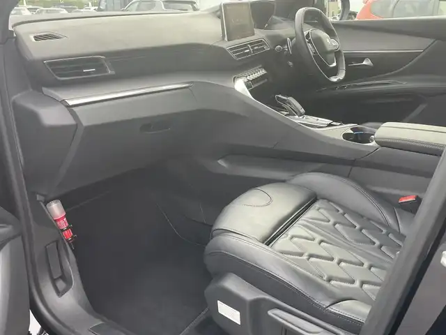 プジョー ３００８ GT ブルー HDi 静岡県 2020(令2)年 1.4万km 黒 ファーストクラスパッケージ/パノラマサンルーフ /ブラックレザーシート シートヒーター /運転席メモリーパワーシート マッサージ/パノラマビューカメラ/OPナビフルセグTV Bluetooth/パワーバックドア /アンビエンスライト/アクティブセーフティブレーキACC/レーンキープ アシスト/ブラインドスポットモニター/ワイヤレス充電/前後ドライブレコーダー/インテリジェントHiビーム/ETC