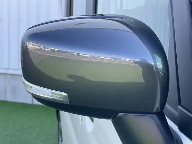 スズキ スペーシア ギア HYBRID XZ 香川県 2024(令6)年 0.3万km 黄Ⅱ ヘッドアップディスプレイ/両側パワースライドドア/シートヒーター/ステアリングヒーター/スズキセーフティサポート/→デュアルカメラブレーキサポート（衝突軽減）/→車線逸脱抑制機能/→アダプティブクルーズコントロール/→誤発進抑制機能/→標識認識機能/ルーフレール/ステアリングヒーター/ステアリングリモコン/LEDオートライト/LEDフォグランプ/電動格納ミラー（ウィンカー付）/12V電源/後席サンシェード/後席オットマン/スマートキー