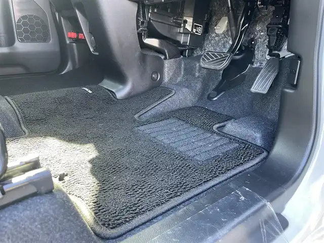 スズキ スペーシア ギア HYBRID XZ 香川県 2024(令6)年 0.3万km 黄Ⅱ ヘッドアップディスプレイ/両側パワースライドドア/シートヒーター/ステアリングヒーター/スズキセーフティサポート/→デュアルカメラブレーキサポート（衝突軽減）/→車線逸脱抑制機能/→アダプティブクルーズコントロール/→誤発進抑制機能/→標識認識機能/ルーフレール/ステアリングヒーター/ステアリングリモコン/LEDオートライト/LEDフォグランプ/電動格納ミラー（ウィンカー付）/12V電源/後席サンシェード/後席オットマン/スマートキー