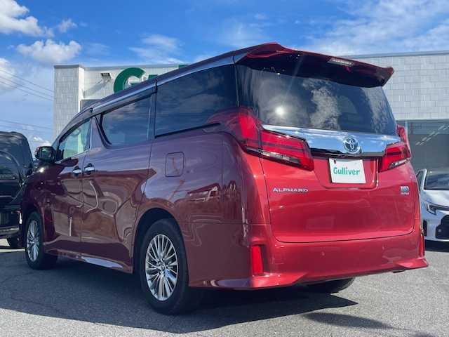 トヨタ アルファードハイブリット SR Cパッケージ 三重県 2022(令4)年 1.5万km ダークレッドマイカメタリック セーフティセンス/・プリクラッシュセーフティ/・レーントレーシングアシスト/・ロードサインアシスト/・アダプティブハイビームアシスト/・全車速追従機能付レーダークルーズコントロール/パーキングサポートブレーキ/JBLプレミアムサウンドシステム/純正13.3型フリップダウンモニター/純正10.5型SDナビ/フルセグTV/【CD/DVD/MSV/Bluetooth/USB/Miracast】/パノラミックビューモニター/ビルトインETC/前後ドライブレコーダー/ステアリングヒーター/AC100V電源/両側パワースライドドア/パワーバックドア/レザーシート/D/N席シートベンチレーション/D/N席シートヒーター/D/N席パワーシート/オートライト/三眼LEDヘッドランプ/LEDフロントフォグランプ/シーケンシャルターンランプ/225/60R17インチ純正AW/プッシュスタート/スマートキー/純正フロアマット