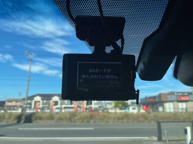 トヨタ アルファードハイブリット SR Cパッケージ 三重県 2022(令4)年 1.5万km ダークレッドマイカメタリック セーフティセンス/・プリクラッシュセーフティ/・レーントレーシングアシスト/・ロードサインアシスト/・アダプティブハイビームアシスト/・全車速追従機能付レーダークルーズコントロール/パーキングサポートブレーキ/JBLプレミアムサウンドシステム/純正13.3型フリップダウンモニター/純正10.5型SDナビ/フルセグTV/【CD/DVD/MSV/Bluetooth/USB/Miracast】/パノラミックビューモニター/ビルトインETC/前後ドライブレコーダー/ステアリングヒーター/AC100V電源/両側パワースライドドア/パワーバックドア/レザーシート/D/N席シートベンチレーション/D/N席シートヒーター/D/N席パワーシート/オートライト/三眼LEDヘッドランプ/LEDフロントフォグランプ/シーケンシャルターンランプ/225/60R17インチ純正AW/プッシュスタート/スマートキー/純正フロアマット