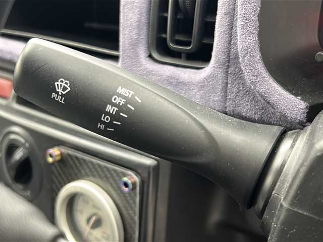 スズキ アルト F 大阪府 2016(平28)年 4.9万km ピュアレッド ワークス仕様/NARDIステアリング/零1000パワーチャンバー/AUTO GAUGE 水温計/PIVOTブースト計/社外タワーバー/D席スイスポ純正シート/社外15インチアルミホイール/【F-Direction/WS-5】/社外車高調/デジタルインナーミラー/パープルスウェードトリム/ラジオ/CD