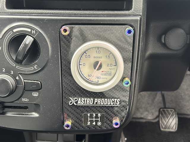 スズキ アルト F 大阪府 2016(平28)年 4.9万km ピュアレッド ワークス仕様/NARDIステアリング/零1000パワーチャンバー/AUTO GAUGE 水温計/PIVOTブースト計/社外タワーバー/D席スイスポ純正シート/社外15インチアルミホイール/【F-Direction/WS-5】/社外車高調/デジタルインナーミラー/パープルスウェードトリム/ラジオ/CD