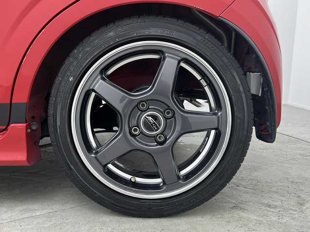 スズキ アルト F 大阪府 2016(平28)年 4.9万km ピュアレッド ワークス仕様/NARDIステアリング/零1000パワーチャンバー/AUTO GAUGE 水温計/PIVOTブースト計/社外タワーバー/D席スイスポ純正シート/社外15インチアルミホイール/【F-Direction/WS-5】/社外車高調/デジタルインナーミラー/パープルスウェードトリム/ラジオ/CD