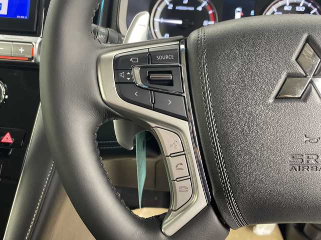 三菱 デリカＤ：５ シャモニー 福島県 2025(令7)年 0.1千km パールⅡ /リアモニター取付パッケージ(25300円)//登録済未使用車//全方位カメラ//４ＷＤ//ALPINE１１型ナビ/CD・DVD・BT・MSV・フルセグTV・HDMI・スマホ連動・USB//ＢＳＭ//両側パワースライドドア//パワーバックドア//シートヒーター//パワーシート//ステアリングヒーター//パドルシフト//オートハイビーム//LEDライト//取扱説明書//保証書