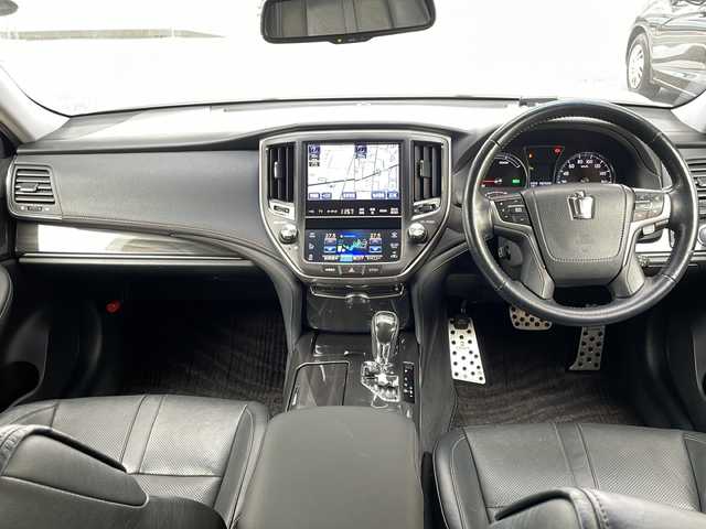 トヨタ クラウン ハイブリッド アスリートG 大阪府 2013(平25)年 12万km ホワイトパールクリスタルシャイン 純正ナビ/バックカメラ/サイドカメラ/サンルーフ/TRDアンダーエアロ/フルセグテレビ/パワーシート/電動リアゲート/レーダークルーズコントロール/フロントエアーシート/フロントシートヒーター/社外マフラー/純正アルミホイール/プッシュスタート/純正フロアマット/カーテンエアバッグ/ETC/スペアキー