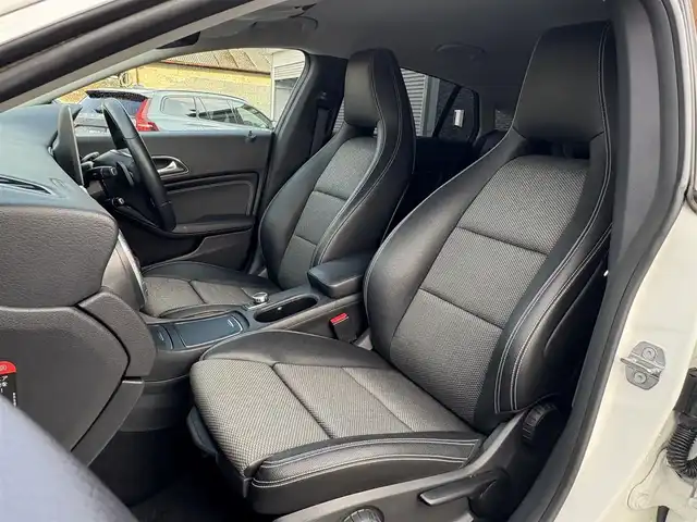 メルセデス・ベンツ ＣＬＡ１８０ Sブレイク AMG スタイル 栃木県 2018(平30)年 5万km ポーラホワイト レーダーセーフティパッケージ/　（ブラインドスポットアシスト、ディスタンスパイロット・ディストロニック、レーンキーピングアシスト、PRE-SAFE）/ＥＴＣ/純正前方ドライブレコーダー/Bluetooth/ACC/キーレスゴー/シートヒーター/前後パークトロニック/バックカメラ/純正メーカーナビ/フットトランクオープナー/純正18インチAW/LEDヘッドライト