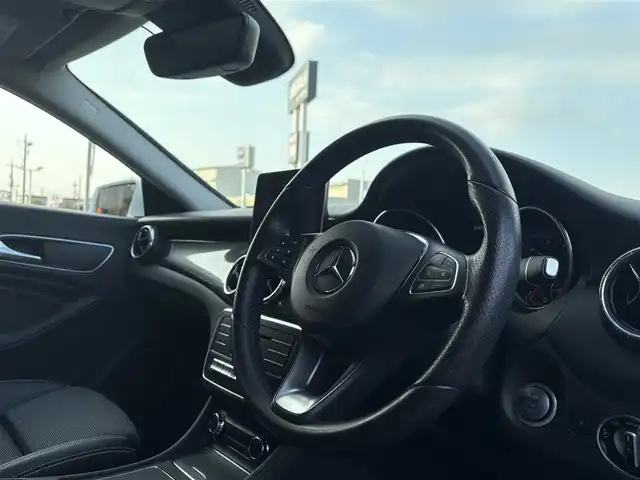 メルセデス・ベンツ ＣＬＡ１８０ Sブレイク AMG スタイル 栃木県 2018(平30)年 5万km ポーラホワイト レーダーセーフティパッケージ/　（ブラインドスポットアシスト、ディスタンスパイロット・ディストロニック、レーンキーピングアシスト、PRE-SAFE）/ＥＴＣ/純正前方ドライブレコーダー/Bluetooth/ACC/キーレスゴー/シートヒーター/前後パークトロニック/バックカメラ/純正メーカーナビ/フットトランクオープナー/純正18インチAW/LEDヘッドライト