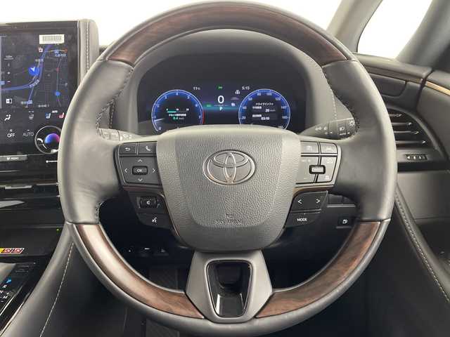 トヨタ アルファード Z 大阪府 2025(令7)年 0.2万km プラチナホワイトパールマイカ トヨタセーフティセンス/　・プリクラッシュセーフティ/　・レーントーシングアシスト/　・レーンディパーチャーアラート/　・レーダークルーズコントロール/　・ロードサインアシスト/　・アダプティブハイビームシステム/　・プロアクティブドライビングアシスト/純正メモリナビ/　BT/HDMI/フルセグ/AppleCarPray/AndroidAuto/パノラミックビューモニター/バックカメラ/両側パワースライドドア/パワーバックドア/LEDオートライト/フォグランプ/合皮レザーシート/パワーシート/シートヒーター/エアシート/純正18インチアルミホイール/ブラインドスポットモニター/パーキングサポートブレーキ/デジタルインナーミラー/ステアリングヒーター/置くだけ充電/スマートキー/ETC2.0