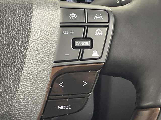 トヨタ アルファード Z 大阪府 2025(令7)年 0.2万km プラチナホワイトパールマイカ トヨタセーフティセンス/　・プリクラッシュセーフティ/　・レーントーシングアシスト/　・レーンディパーチャーアラート/　・レーダークルーズコントロール/　・ロードサインアシスト/　・アダプティブハイビームシステム/　・プロアクティブドライビングアシスト/純正メモリナビ/　BT/HDMI/フルセグ/AppleCarPray/AndroidAuto/パノラミックビューモニター/バックカメラ/両側パワースライドドア/パワーバックドア/LEDオートライト/フォグランプ/合皮レザーシート/パワーシート/シートヒーター/エアシート/純正18インチアルミホイール/ブラインドスポットモニター/パーキングサポートブレーキ/デジタルインナーミラー/ステアリングヒーター/置くだけ充電/スマートキー/ETC2.0