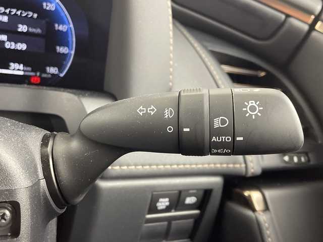 トヨタ アルファード Z 大阪府 2025(令7)年 0.2万km プラチナホワイトパールマイカ トヨタセーフティセンス/　・プリクラッシュセーフティ/　・レーントーシングアシスト/　・レーンディパーチャーアラート/　・レーダークルーズコントロール/　・ロードサインアシスト/　・アダプティブハイビームシステム/　・プロアクティブドライビングアシスト/純正メモリナビ/　BT/HDMI/フルセグ/AppleCarPray/AndroidAuto/パノラミックビューモニター/バックカメラ/両側パワースライドドア/パワーバックドア/LEDオートライト/フォグランプ/合皮レザーシート/パワーシート/シートヒーター/エアシート/純正18インチアルミホイール/ブラインドスポットモニター/パーキングサポートブレーキ/デジタルインナーミラー/ステアリングヒーター/置くだけ充電/スマートキー/ETC2.0