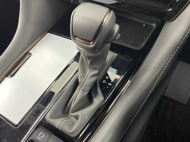 トヨタ アルファード Z 大阪府 2025(令7)年 0.2万km プラチナホワイトパールマイカ トヨタセーフティセンス/　・プリクラッシュセーフティ/　・レーントーシングアシスト/　・レーンディパーチャーアラート/　・レーダークルーズコントロール/　・ロードサインアシスト/　・アダプティブハイビームシステム/　・プロアクティブドライビングアシスト/純正メモリナビ/　BT/HDMI/フルセグ/AppleCarPray/AndroidAuto/パノラミックビューモニター/バックカメラ/両側パワースライドドア/パワーバックドア/LEDオートライト/フォグランプ/合皮レザーシート/パワーシート/シートヒーター/エアシート/純正18インチアルミホイール/ブラインドスポットモニター/パーキングサポートブレーキ/デジタルインナーミラー/ステアリングヒーター/置くだけ充電/スマートキー/ETC2.0