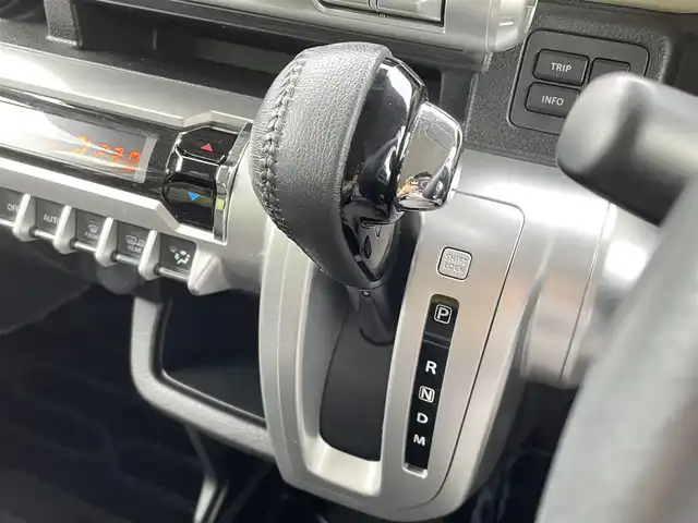 スズキ クロスビー HYBRID MZ 愛媛県 2018(平30)年 4.7万km ピュアホワイトP 純正８インチナビ　フルセグＴＶ　Ｂｌｕｅｔｏｏｔｈ　シートヒーター　　ＥＴＣ　ドライブレコーダー　　全方位カメラ　クルーズコントロール　衝突軽減ブレーキ　パドルシフト　ＬＥＤヘッドライト