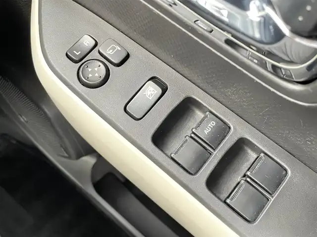 スズキ クロスビー HYBRID MZ 愛媛県 2018(平30)年 4.7万km ピュアホワイトP 純正８インチナビ　フルセグＴＶ　Ｂｌｕｅｔｏｏｔｈ　シートヒーター　　ＥＴＣ　ドライブレコーダー　　全方位カメラ　クルーズコントロール　衝突軽減ブレーキ　パドルシフト　ＬＥＤヘッドライト