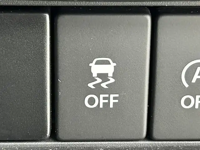 スズキ クロスビー HYBRID MZ 道央・札幌 2018(平30)年 4.7万km ピュアホワイトP ・４ＷＤ/・純正ナビ/・ＢＴ／ＣＤ／ＤＶＤ／ＳＤ／ＦＭ／ＡＭ／フルセグＴＶ/・全方位カメラ/・衝突軽減/・レーンキープアシスト/・ダウンヒルアシスト/・クルーズコントロール/・シートヒーター/・アイドリングストップ/・プッシュスタート/SNOW/SPOTモード/・間欠時間調整機能付きワイパー/・ETC/・純正アルミホイール/・パドルシフト/・革巻きステアリング/・純正フロアマット/・LEDヘッドライト/・フォグランプ