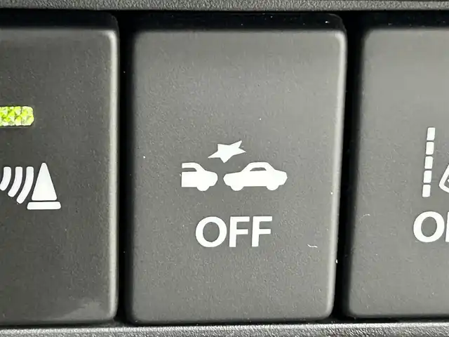 スズキ クロスビー HYBRID MZ 道央・札幌 2018(平30)年 4.7万km ピュアホワイトP ・４ＷＤ/・純正ナビ/・ＢＴ／ＣＤ／ＤＶＤ／ＳＤ／ＦＭ／ＡＭ／フルセグＴＶ/・全方位カメラ/・衝突軽減/・レーンキープアシスト/・ダウンヒルアシスト/・クルーズコントロール/・シートヒーター/・アイドリングストップ/・プッシュスタート/SNOW/SPOTモード/・間欠時間調整機能付きワイパー/・ETC/・純正アルミホイール/・パドルシフト/・革巻きステアリング/・純正フロアマット/・LEDヘッドライト/・フォグランプ