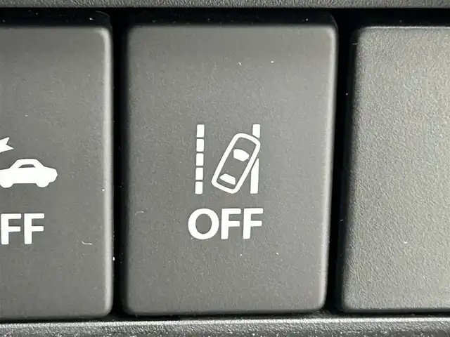 スズキ クロスビー HYBRID MZ 道央・札幌 2018(平30)年 4.7万km ピュアホワイトP ・４ＷＤ/・純正ナビ/・ＢＴ／ＣＤ／ＤＶＤ／ＳＤ／ＦＭ／ＡＭ／フルセグＴＶ/・全方位カメラ/・衝突軽減/・レーンキープアシスト/・ダウンヒルアシスト/・クルーズコントロール/・シートヒーター/・アイドリングストップ/・プッシュスタート/SNOW/SPOTモード/・間欠時間調整機能付きワイパー/・ETC/・純正アルミホイール/・パドルシフト/・革巻きステアリング/・純正フロアマット/・LEDヘッドライト/・フォグランプ