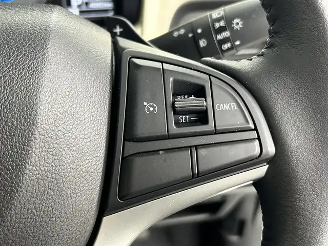 スズキ クロスビー HYBRID MZ 道央・札幌 2018(平30)年 4.7万km ピュアホワイトP ・４ＷＤ/・純正ナビ/・ＢＴ／ＣＤ／ＤＶＤ／ＳＤ／ＦＭ／ＡＭ／フルセグＴＶ/・全方位カメラ/・衝突軽減/・レーンキープアシスト/・ダウンヒルアシスト/・クルーズコントロール/・シートヒーター/・アイドリングストップ/・プッシュスタート/SNOW/SPOTモード/・間欠時間調整機能付きワイパー/・ETC/・純正アルミホイール/・パドルシフト/・革巻きステアリング/・純正フロアマット/・LEDヘッドライト/・フォグランプ