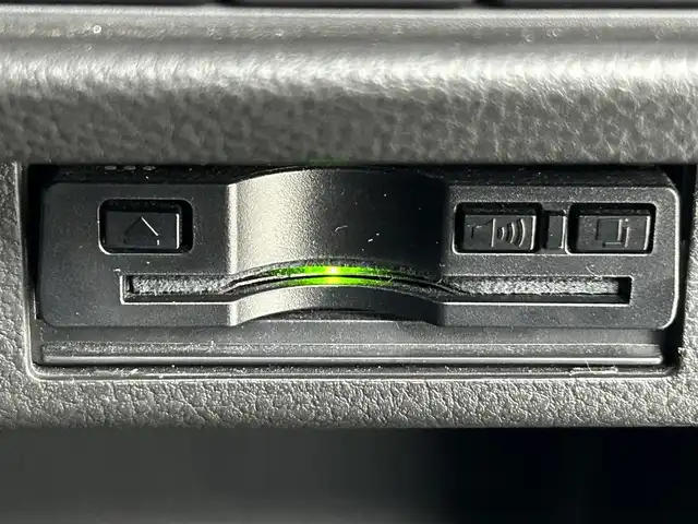 スズキ クロスビー HYBRID MZ 道央・札幌 2018(平30)年 4.7万km ピュアホワイトP ・４ＷＤ/・純正ナビ/・ＢＴ／ＣＤ／ＤＶＤ／ＳＤ／ＦＭ／ＡＭ／フルセグＴＶ/・全方位カメラ/・衝突軽減/・レーンキープアシスト/・ダウンヒルアシスト/・クルーズコントロール/・シートヒーター/・アイドリングストップ/・プッシュスタート/SNOW/SPOTモード/・間欠時間調整機能付きワイパー/・ETC/・純正アルミホイール/・パドルシフト/・革巻きステアリング/・純正フロアマット/・LEDヘッドライト/・フォグランプ