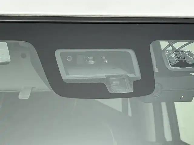 スズキ クロスビー HYBRID MZ 道央・札幌 2018(平30)年 4.7万km ピュアホワイトP ・４ＷＤ/・純正ナビ/・ＢＴ／ＣＤ／ＤＶＤ／ＳＤ／ＦＭ／ＡＭ／フルセグＴＶ/・全方位カメラ/・衝突軽減/・レーンキープアシスト/・ダウンヒルアシスト/・クルーズコントロール/・シートヒーター/・アイドリングストップ/・プッシュスタート/SNOW/SPOTモード/・間欠時間調整機能付きワイパー/・ETC/・純正アルミホイール/・パドルシフト/・革巻きステアリング/・純正フロアマット/・LEDヘッドライト/・フォグランプ