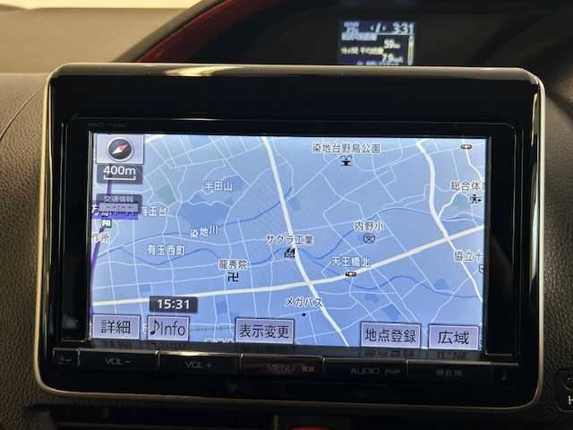 トヨタ ヴォクシー 静岡県 2014(平26)年 13.6万km ブラック (株)IDOMが運営する【じしゃロン浜松店】の自社ローン専用車両になりますこちらは現金またはオートローンご利用時の価格です。自社ローンご希望の方は別途その旨お申付け下さい/ワンオーナー車/トヨタ純正ＳＤナビ/Bluetooth/CD/DVD/SD/フルセグTV/両側パワースライドドア/ＥＴＣ/ＬＥＤヘッドライト/フォグランプ/横滑り防止装置/盗難防止装置/３列シート/ウォークスルー/アイドリングストップ/ＭＴモード付ＡＴ/純正16インチアルミホイール/プッシュスタート/ダブルエアコン/バックカメラ/純正フロアマット