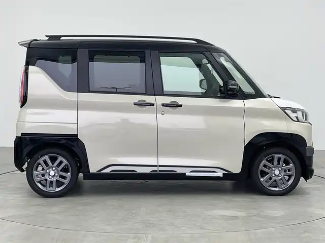 三菱 デリカミニ T プレミアム リミテッド ED 愛知県 2025(令7)年 0.1万km未満 アイボリーⅡ 届け出済み未使用車/純正9型メモリナビ/（FM/AM/AppleCarPlay/AndroidAuto)　/全方位バックカメラ　/マイパイロット　/ハンズフリーパワースライドドア　/前席シートヒーター/ステアリングヒーター　/ダウンヒルアシストコントロール　/衝突軽減システム　/先行車発進　/道路標識表示　/純正15インチAW/ルーフレール/両側パワースライドドア/純正LEDヘッドライト/カーテンエアバッグ