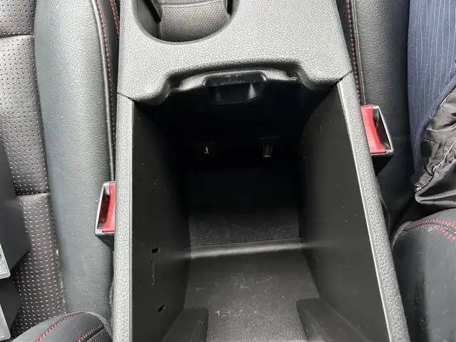 メルセデス・ベンツ ＣＬＡ２５０ 4MATIC 岩手県 2013(平25)年 9.2万km マウンテングレー レザーエクスクルーシブ/サンルーフ/ハーマンカードン /ディストロニックプラス/純正HDDナビ/フルセグTV/パークトロニック/ドラレコ(前)/黒革シート/シートヒーター(D/N)/パワーシート/DSRC/インテリジェントライトシステム