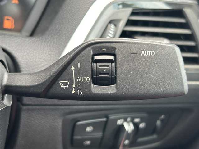 ＢＭＷ ２２０ｉ クーペ Mスポーツ 福岡県 2019(令1)年 2.9万km サファイアブラックP アダプティブクルーズコントロール/赤革シート/前席シートヒーター/純正ナビ/バックカメラ/Bluetooth/前後コーナーセンサー/アダプティブLEDヘッドライト/オートライト/コンフォートアクセス/純正18インチアルミホイール/ミラー一体型ETC/取扱説明書/保証書/スペアキー×1