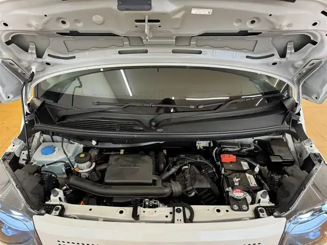 ホンダ Ｎ ＢＯＸ 群馬県 2024(令6)年 0.3万km プラチナホワイトパール ホンダセンシング/・衝突軽減ブレーキ/・車線逸脱警報機能/・オートライトハイビーム/・横滑り防止装置/・アダプティブクルーズコントロール/・クリアランスソナー/純正ディスプレイオーディオ/　AM/FM/BT/ipod/AppleCarPlay/AndroidAuto/バックカメラ/ドライブレコーダー/両側電動スライドドア/LEDオートライト/シートヒーター/ステアリングスイッチ/アイドリングストップ/電動パーキングブレーキ/USB入力端子/HDMI入力端子/前後ドライブレコーダー/W+サイドエアバッグ/カーテンエアバッグ/純正フロアマット/スマートキー/ビルトインETC
