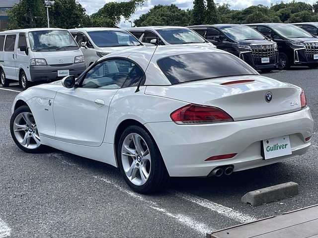 ＢＭＷ Ｚ４ sDrive23i Sエッセンス 千葉県 2010(平22)年 7.1万km アルピンホワイトⅢ ナビ　赤革シート　パワーシート　電動オープン　ミラーＥＴＣ　パドルシフト　ＳＰＯＲＴボタン　マット　オートワイパー　オートライト　ＨＩＤ　１７インチＡＷ　直列６気筒ＤＯＨＣエンジン 204ps