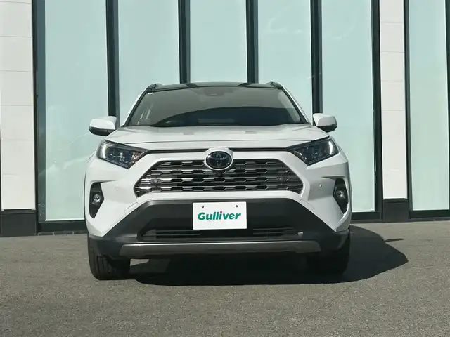 トヨタ ＲＡＶ４ G Zパッケージ 大阪府 2023(令5)年 2.7万km プラチナホワイトパールマイカ 純正１０．５インチナビ　/ＥＴＣ２．０　/全方位モニター　/ＬＥＤヘッドランプ　/フルセグＴＶ　/パワーシート　/シートヒーター　/純正１９インチアルミホイール　/ドライブレコーダー　/クルーズコントロール