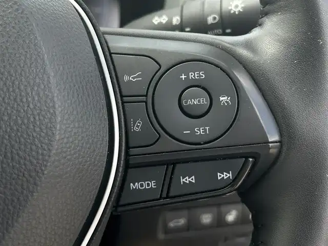 トヨタ ＲＡＶ４ G Zパッケージ 大阪府 2023(令5)年 2.7万km プラチナホワイトパールマイカ 純正１０．５インチナビ　/ＥＴＣ２．０　/全方位モニター　/ＬＥＤヘッドランプ　/フルセグＴＶ　/パワーシート　/シートヒーター　/純正１９インチアルミホイール　/ドライブレコーダー　/クルーズコントロール
