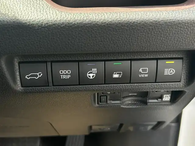 トヨタ ＲＡＶ４ G Zパッケージ 大阪府 2023(令5)年 2.7万km プラチナホワイトパールマイカ 純正１０．５インチナビ　/ＥＴＣ２．０　/全方位モニター　/ＬＥＤヘッドランプ　/フルセグＴＶ　/パワーシート　/シートヒーター　/純正１９インチアルミホイール　/ドライブレコーダー　/クルーズコントロール