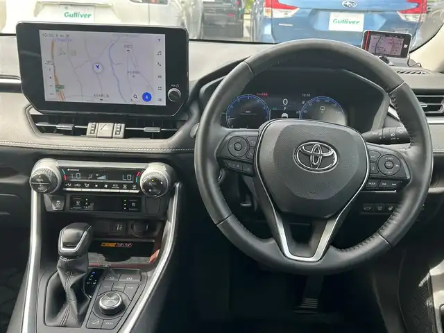 トヨタ ＲＡＶ４ G Zパッケージ 大阪府 2023(令5)年 2.7万km プラチナホワイトパールマイカ 純正１０．５インチナビ　/ＥＴＣ２．０　/全方位モニター　/ＬＥＤヘッドランプ　/フルセグＴＶ　/パワーシート　/シートヒーター　/純正１９インチアルミホイール　/ドライブレコーダー　/クルーズコントロール